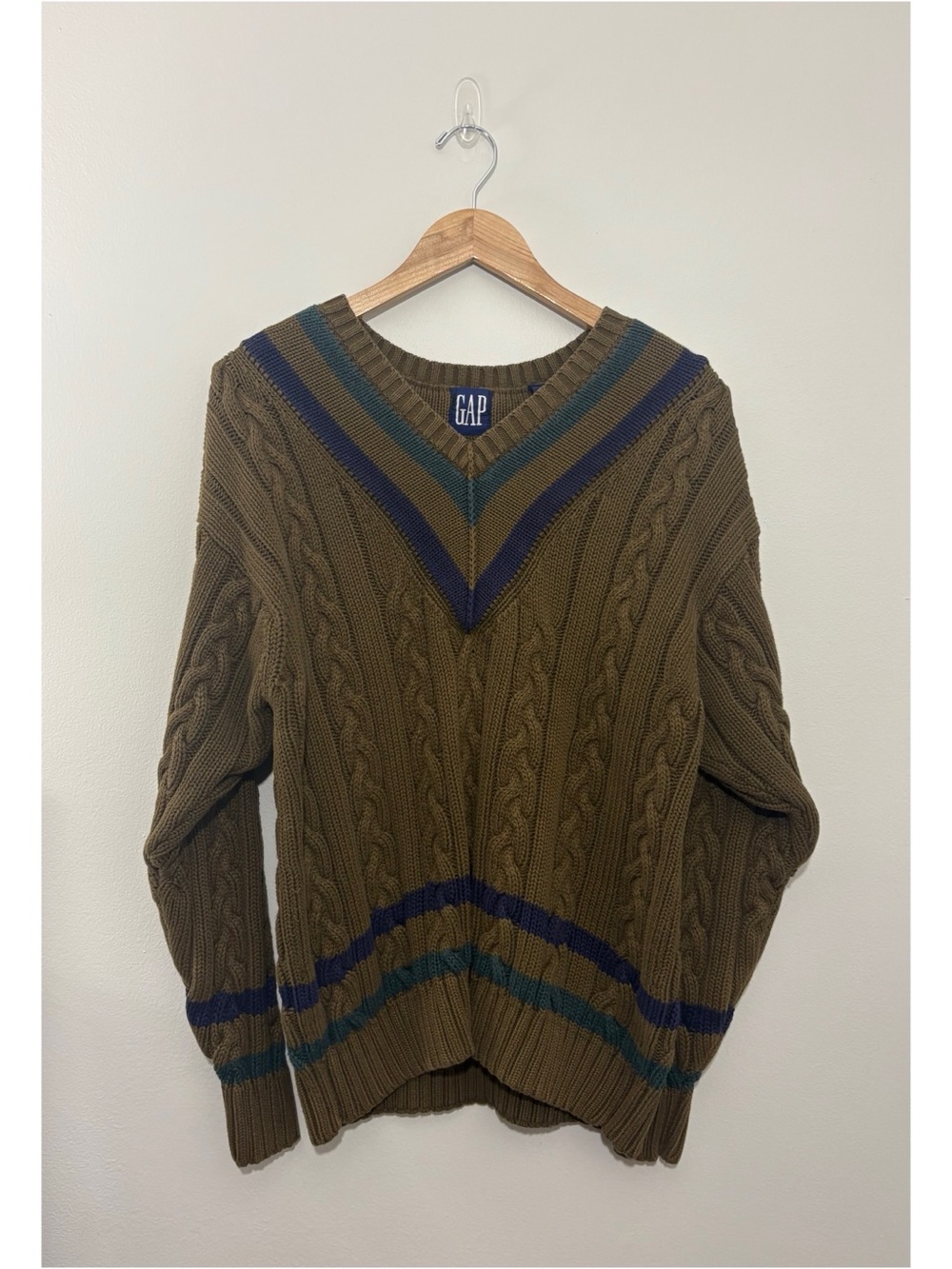 Vintage 1990’s Gap olive thick cable knit academia sweater (large)